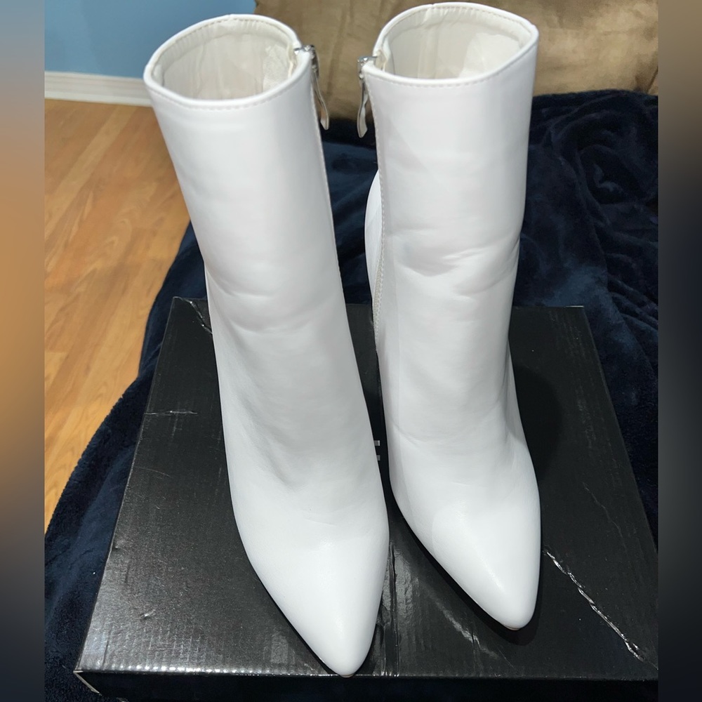 New in box. Shein chunky heel white boots. Size 8